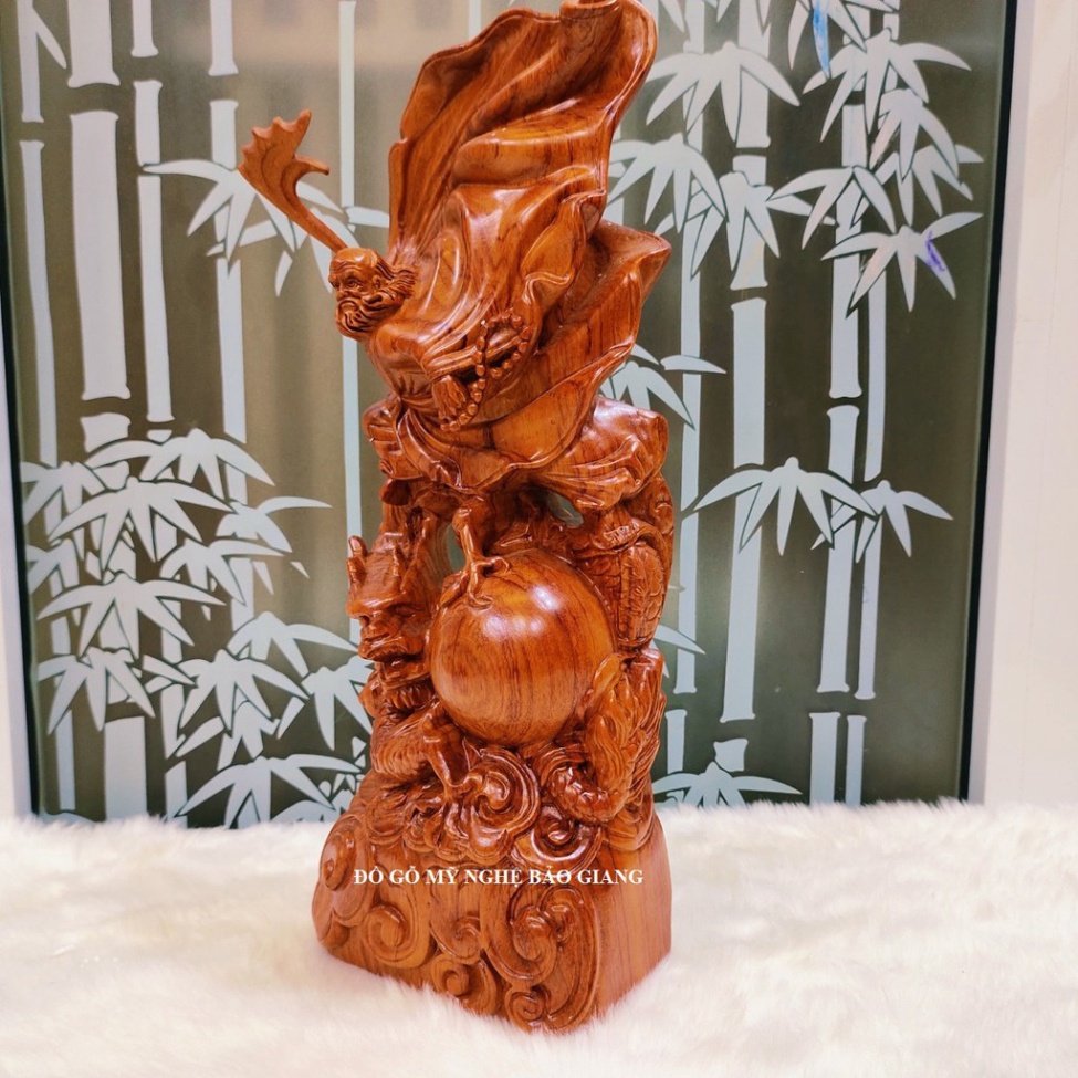 Tượng đạt ma sư tổ múa võ hàng long gỗ hương cao 40 cm