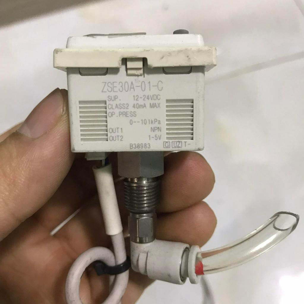 Đồng hồ cảm biến áp suất SMC