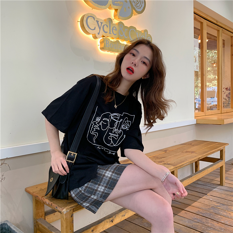 Áo thun nữ ngắn tay in hình vintage