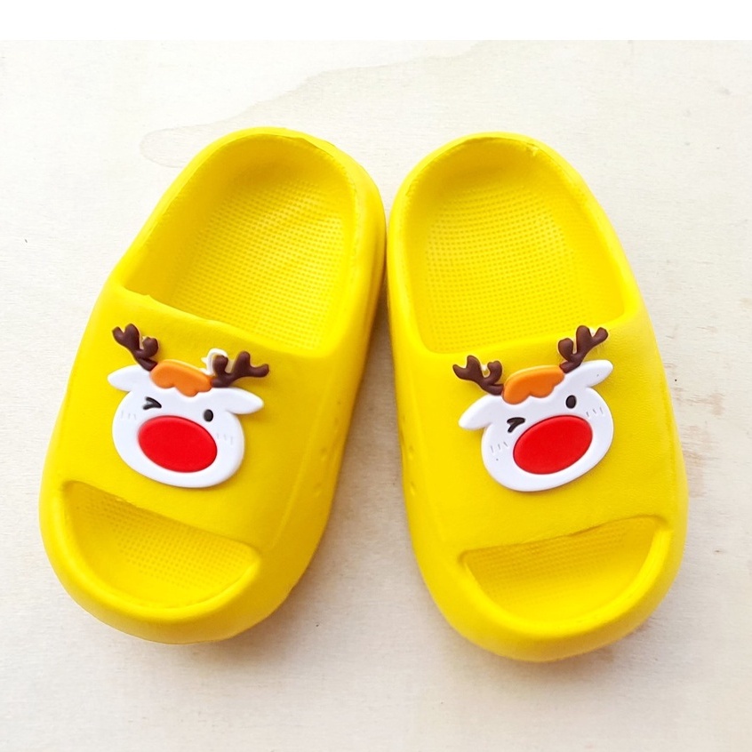 Dép bánh mì nguyên khối cho bé trai bé gái gắn hình tuần lộc vui vẻ
