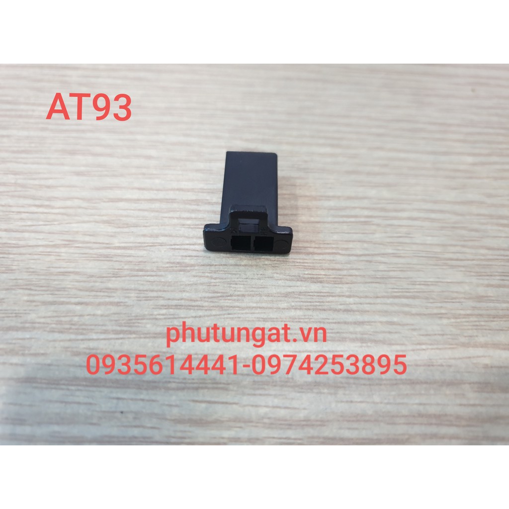 Nhựa đầu Đực Đen 2P 2.8  AT93  1 bịch 10 Cái