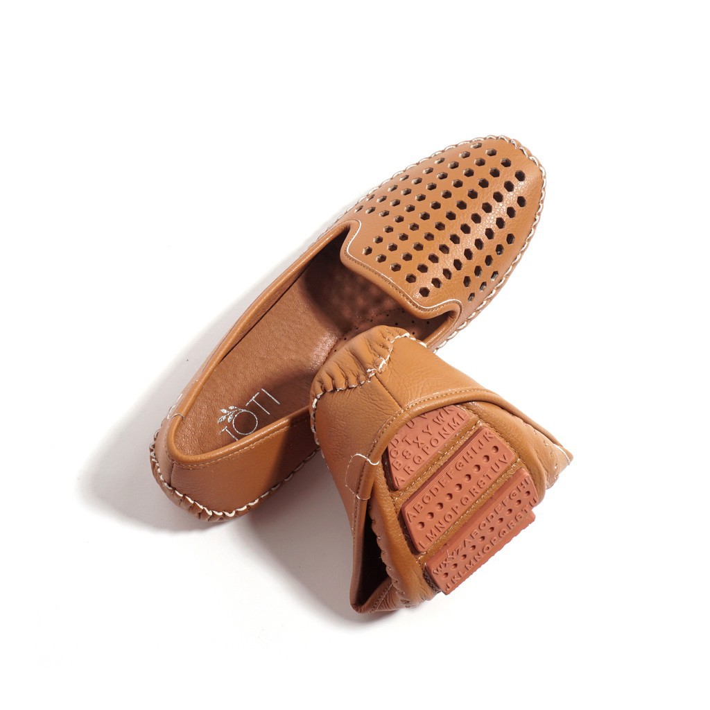 JOTI Giày Lười Nữ Aline Moccasins 3218AU0 2021 - Khắc Lazer Nổi Bật Đế Cao Su Dẻo Nhẹ Êm Chân - Mang Công Sở Du Lịch | WebRaoVat - webraovat.net.vn