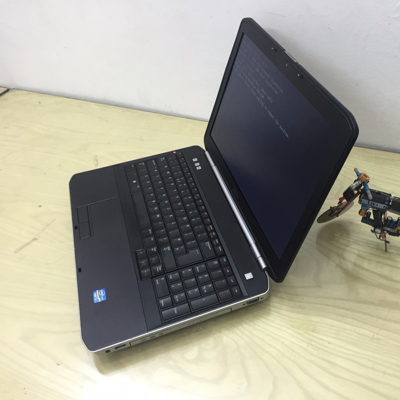 Laptop Dell E5520  core i5, ram 4GB, ổ cứng 250GB