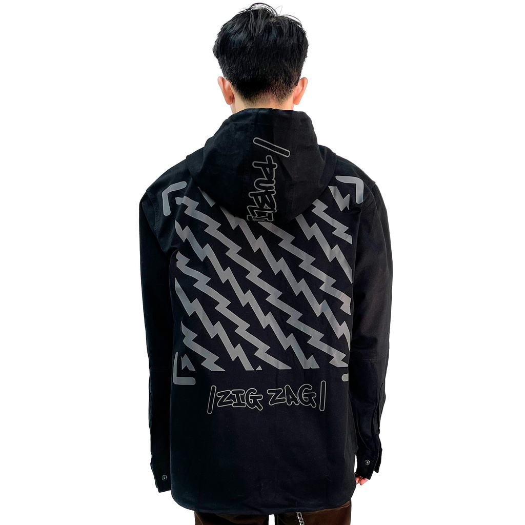 Áo Khoác Kaki 5THEWAY trong bộ sưu tập public icon cùng thiết kế Zigzag sau lưng màu đen