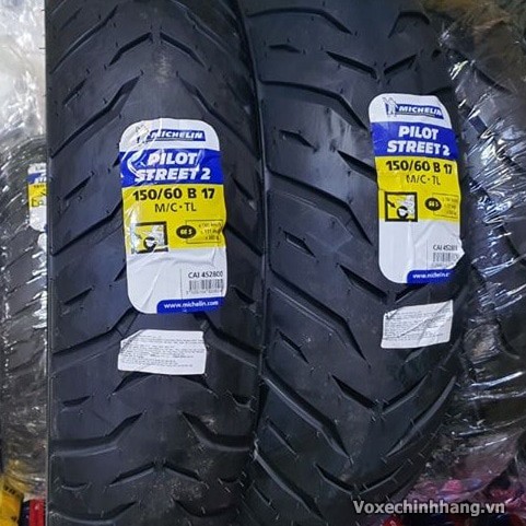 [CÓ VIDEO - CHÍNH HÃNG] 01 Chiếc vỏ lốp Michelin PILOT STREET 2 140/70 -17 66S không săm ruột Cực bám đường Đèn Xe Việt