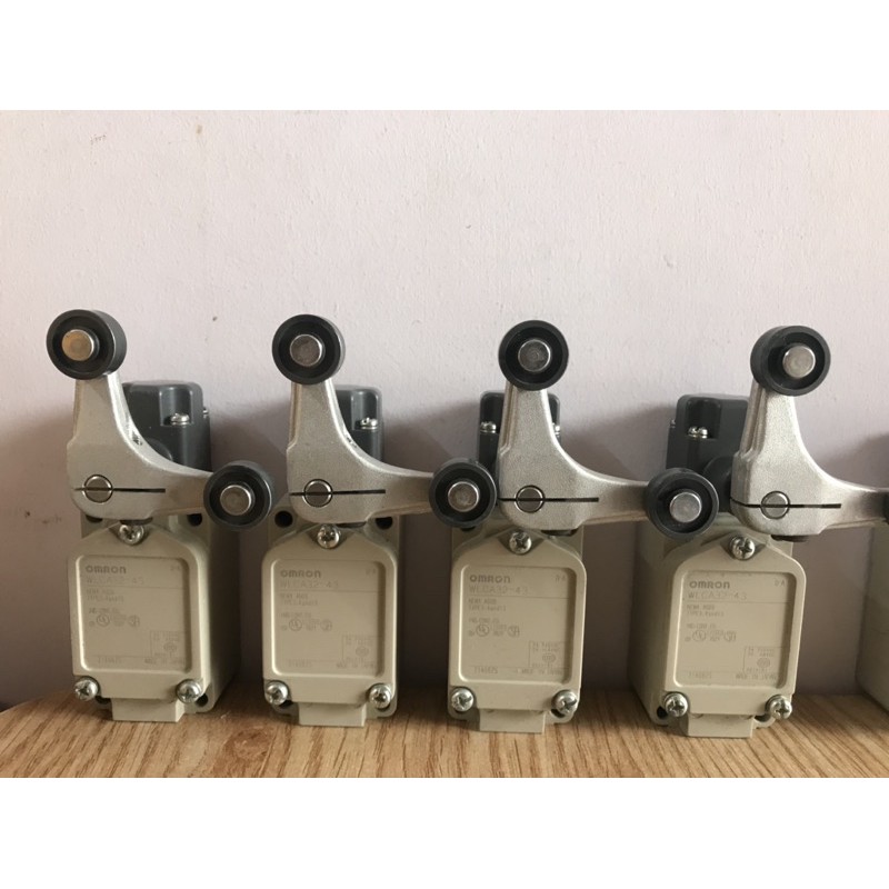 Công tắc hành trình Omron WLCA32-43