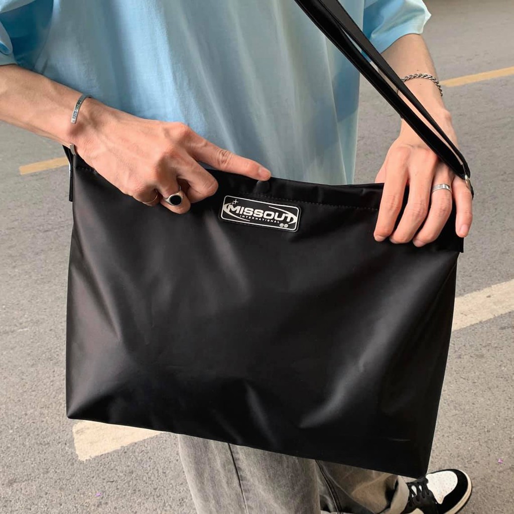 TÚI ĐEO CHÉO MST SHOULDER BAG | BigBuy360 - bigbuy360.vn