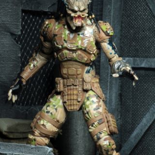 Mô hình Neca Predator Emissary 2
