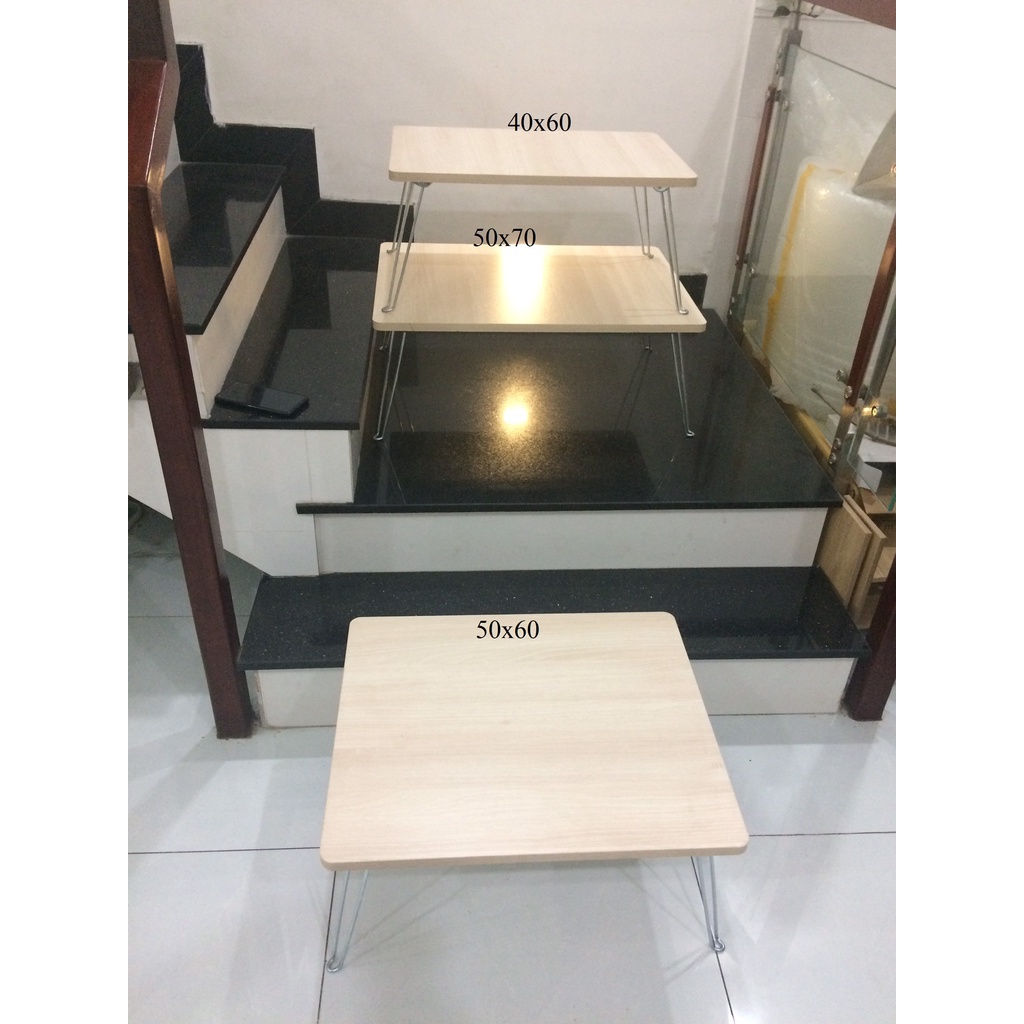 Bàn gấp gọn học sinh vân gỗ Cao cấp 50x60cm