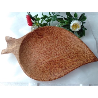 Dĩa gỗ dừa lâu năm hình lá Bến Tre