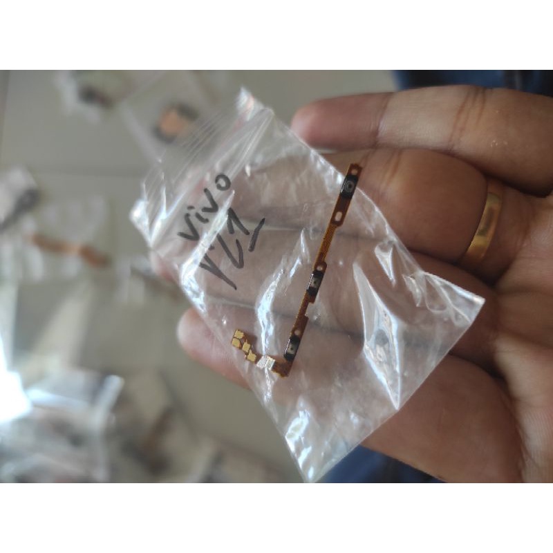 Cáp nguồn âm lượng Vivo Y21