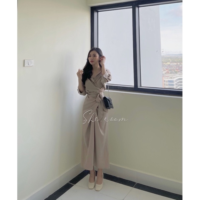 Váy xoắn eo