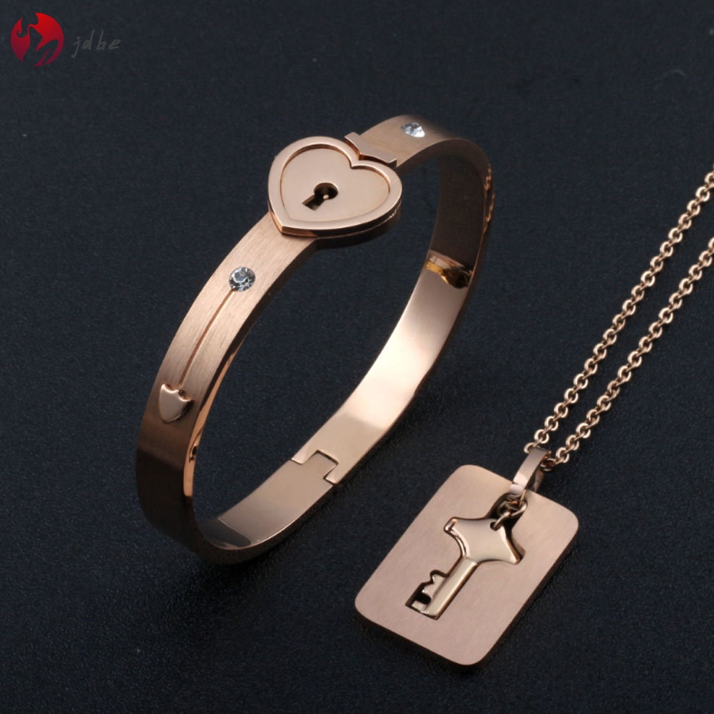 Bộ vòng tay và dây chuyền mặt chìa khóa độc đáo tượng trưng cho tình yêu vĩnh cửu độc đáo