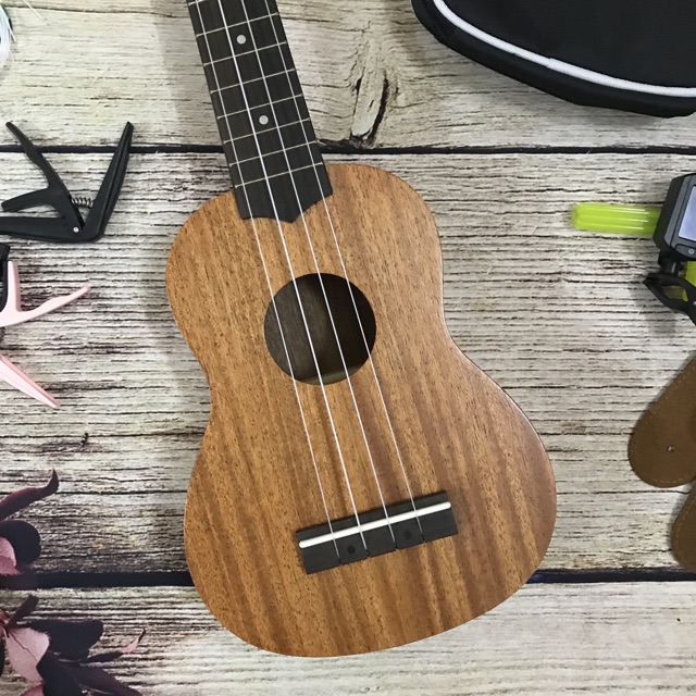 ĐÀN UKULELE SOPRANO MÀU GỖ