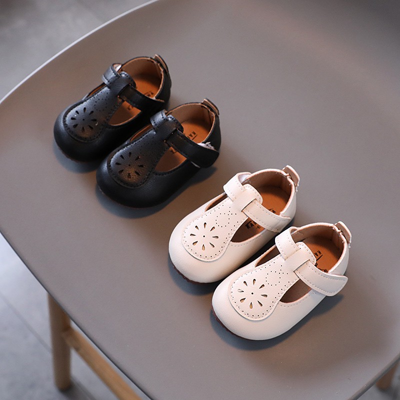 Giày tập đi cho bé gái - Giày búp bê phong cách Vintage có lỗ thoáng chất da mềm quai dán dễ thương cho bé gái M2125