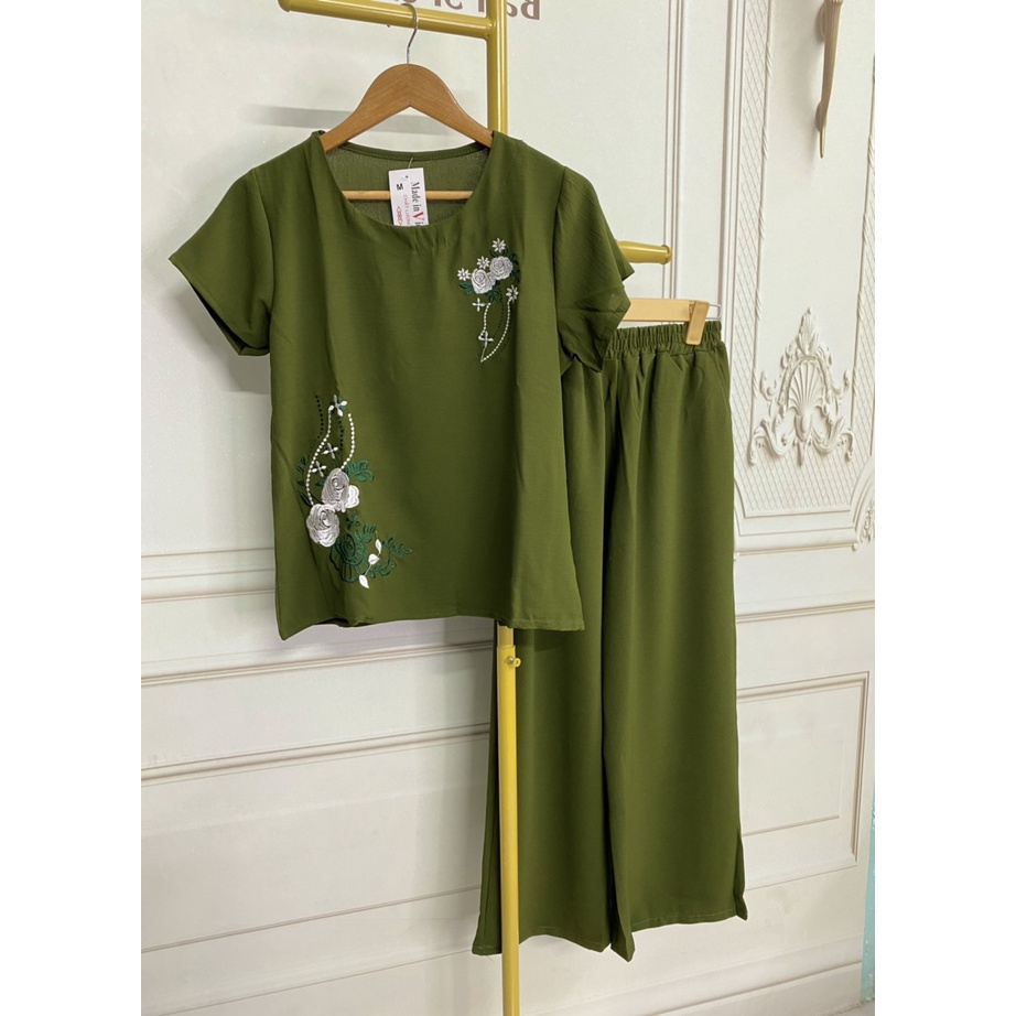 Bộ Đồ Trung Niên- Bộ Đũi Thêu 2 Bông Dành Cho Người Lơn Tuổi