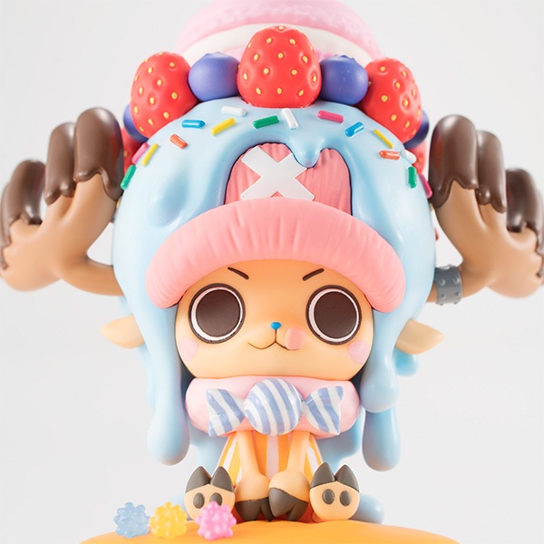 Mô hình nhân vật Luffy trong One Piece ngộ nghĩnh trang trí xe hơi