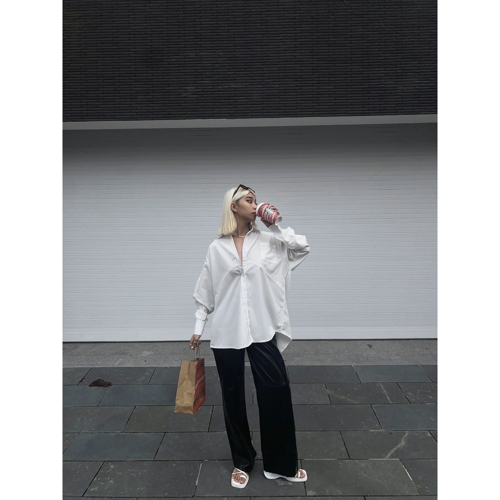 Áo sơ mi oversize trắng Joly Shirt SMI003 dáng rộng trendy, thoải mái dễ phối đồ - Uni By Heart
