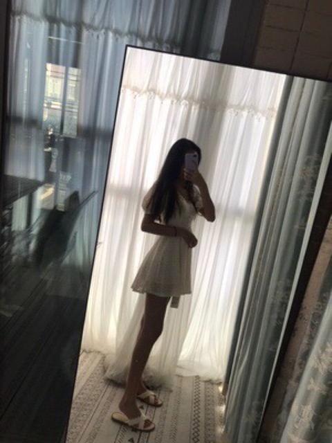 Váy tiểu thư trắng sữa cổ vuông đính hạt vintage