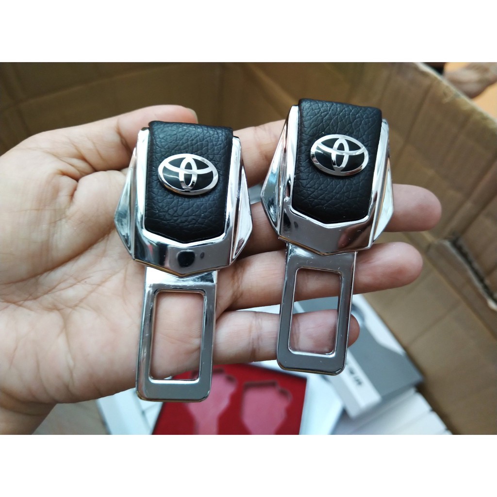 Combo 2 Chốt Cắm Đai An Toàn Cho Ô tô logo toyota