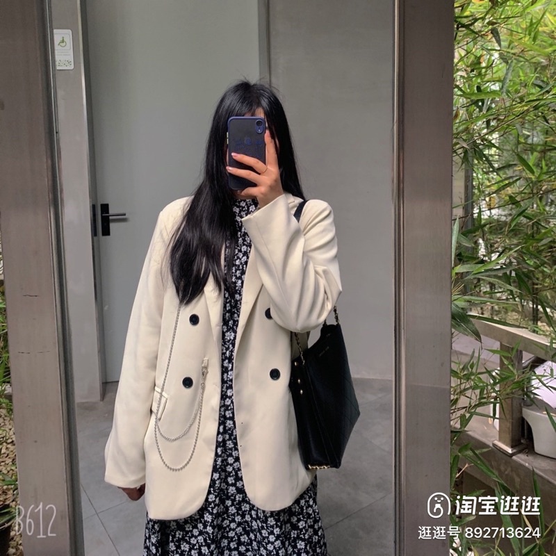Áo blazer hai màu đen và be kèm chain dáng oversized cho nam và nữ Ulzzang