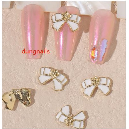 charm nơ đen trắng nail mã mới