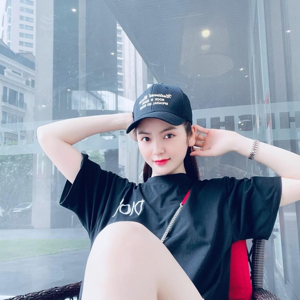 Mũ lưỡi trai Basic đen hàn quốc cá tính dành cho cả nam và nữ full hộp để làm quà tặng