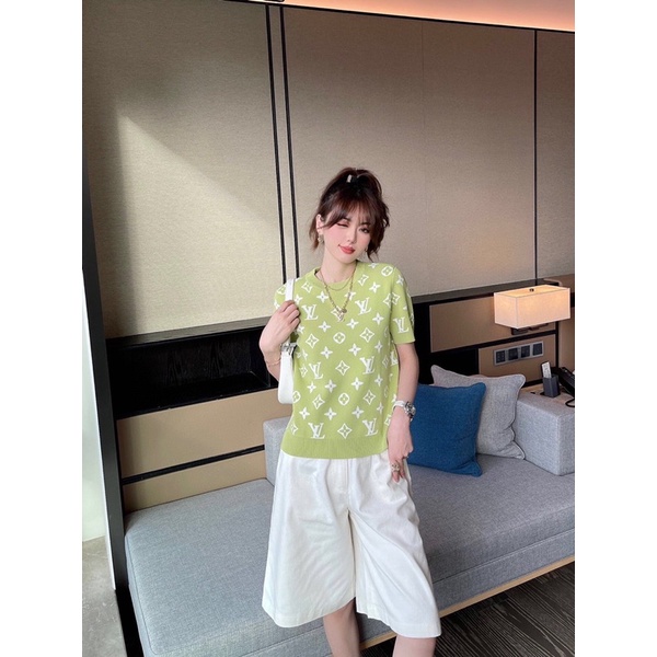 Áo len ngắn tay cổ tròn hoạ tiết logo thương hiệu Louis Vuitton LV cao cấp mẫu mới