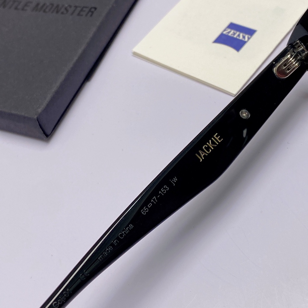Kính Râm Jackie 01 - GM 2022 Gọng Vuông Màu Đen