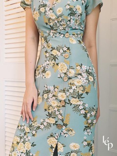 Váy voan hoa vạt chéo