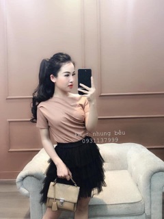 Áo kiểu lệch vai dúm hot hit