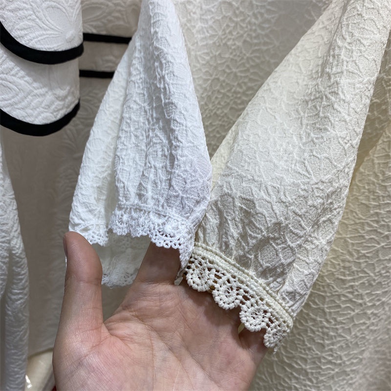 Áo Sơ Mi Ngắn Tay Cổ Chữ V Phối Ren Thiết Kế Mới Thời Trang Mùa Hè Dành Cho Nữ