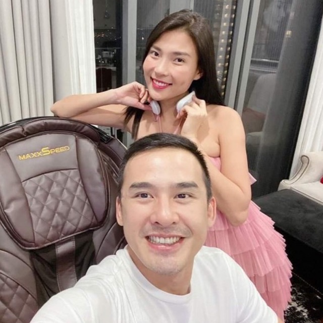 Máy Massage Cổ Thông Minh 4D Azaki N109 plus massa thư giãn cổ vai gáy