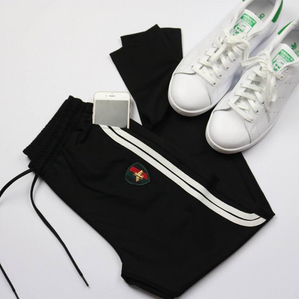 Quần legging kẻ sọc trắng con ong | BigBuy360 - bigbuy360.vn