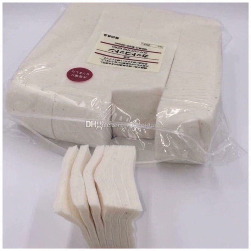 Bông tẩy trang Muji Organic Cotton Nhật Bản, gói 180 miếng,100% cotton tự nhiên nên gòn có trắng vàng tự nhiên