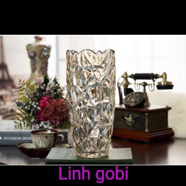 Lọ hoa thủy tinh màu vàng  cao 18cm