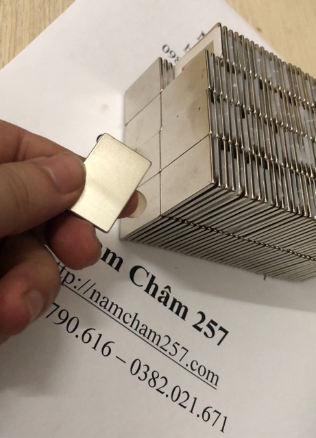 Nam châm chữ nhật 30x20x2mm, loại nam châm trắng đất hiếm lực hút siêu mạnh
