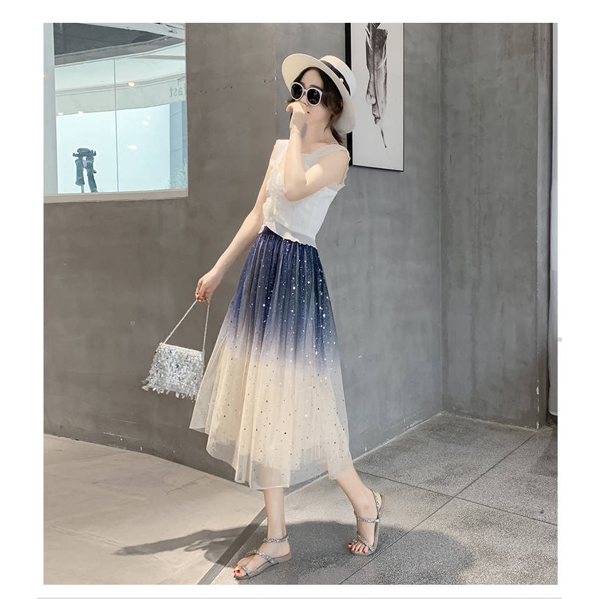 Chân váy lưng cao hoạ tiết ngôi sao lấp lánh cho phái nữ | BigBuy360 - bigbuy360.vn