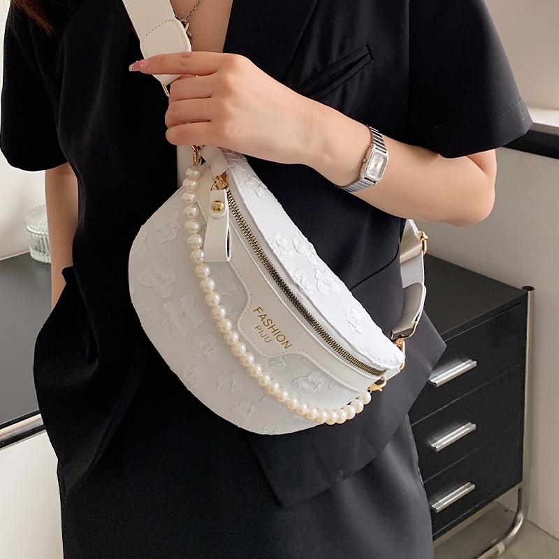 Túi đeo chéo một bên vai IELGY bằng canvas dây đeo bản rộng phối ngọc trai cho nữ