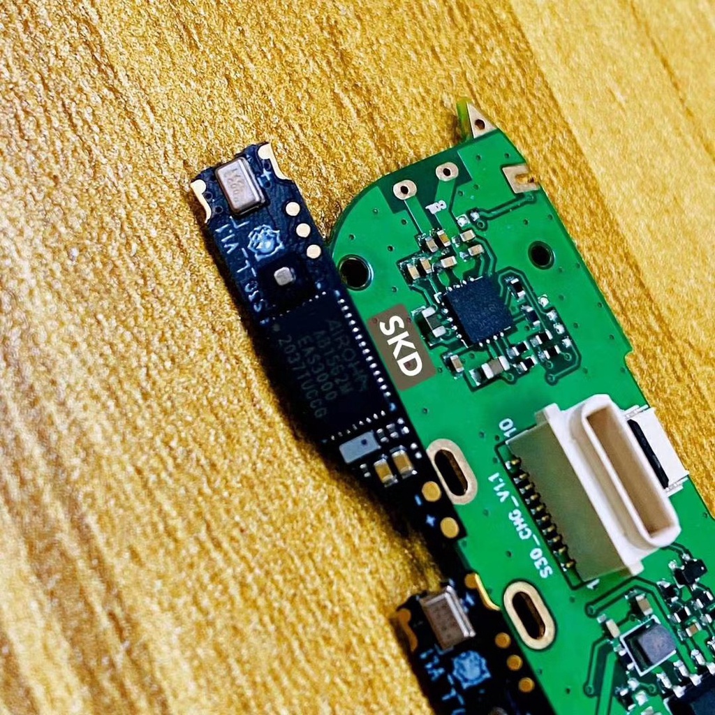 Tai Nghe Bluetooth Hổ Vằn Chip Louda 1562M - Tai Nghe Hổ Vằn Pin Trâu 5H, Đổi Tên, Định Vị, Check Setting, Sạc Không Dây