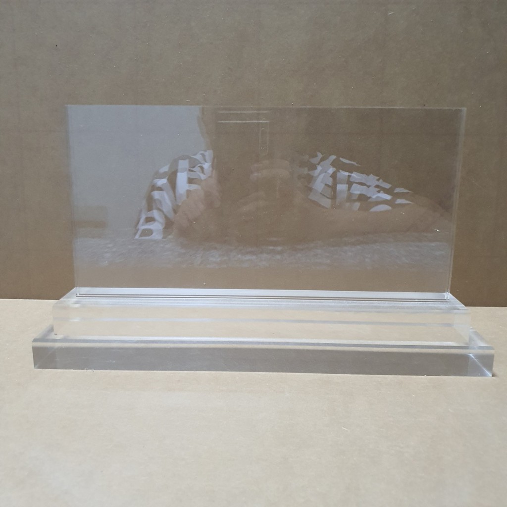 Biển chức danh mica để bàn kích thước 12x24cm