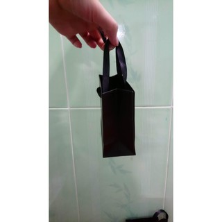 5 túi giấy đen trơn cán mờ