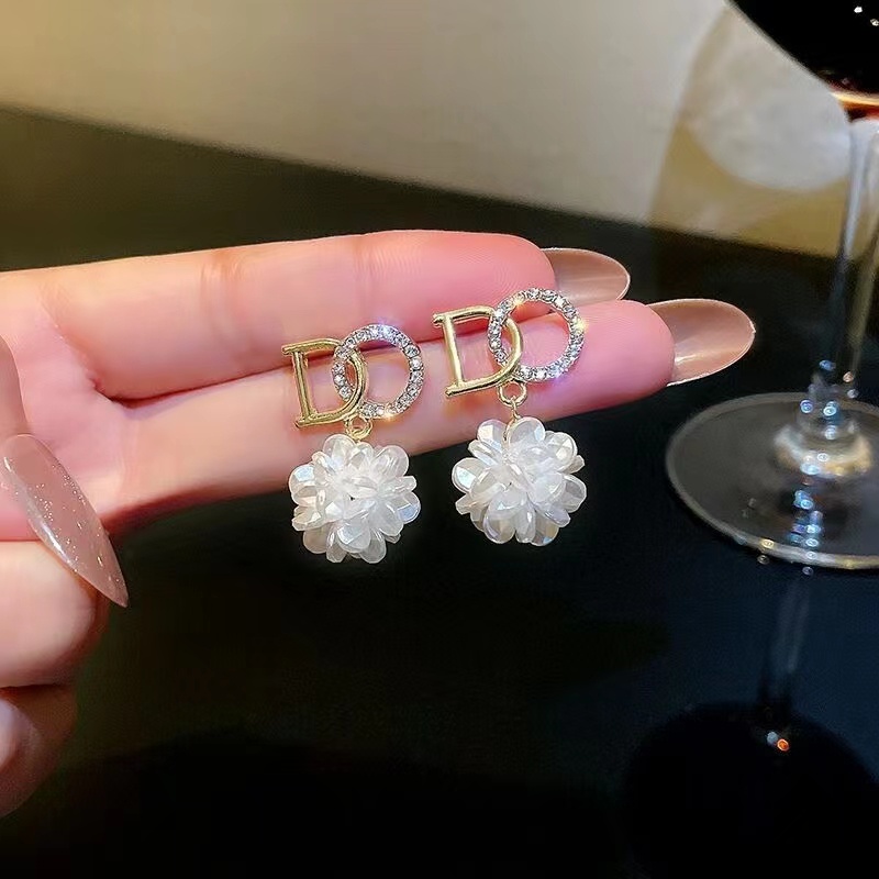 Bông Tai Mạ Bạc 925 Hình Cánh Hoa Đính Kim Cương Nhân Tạo Sang Trọng Cho Nữ