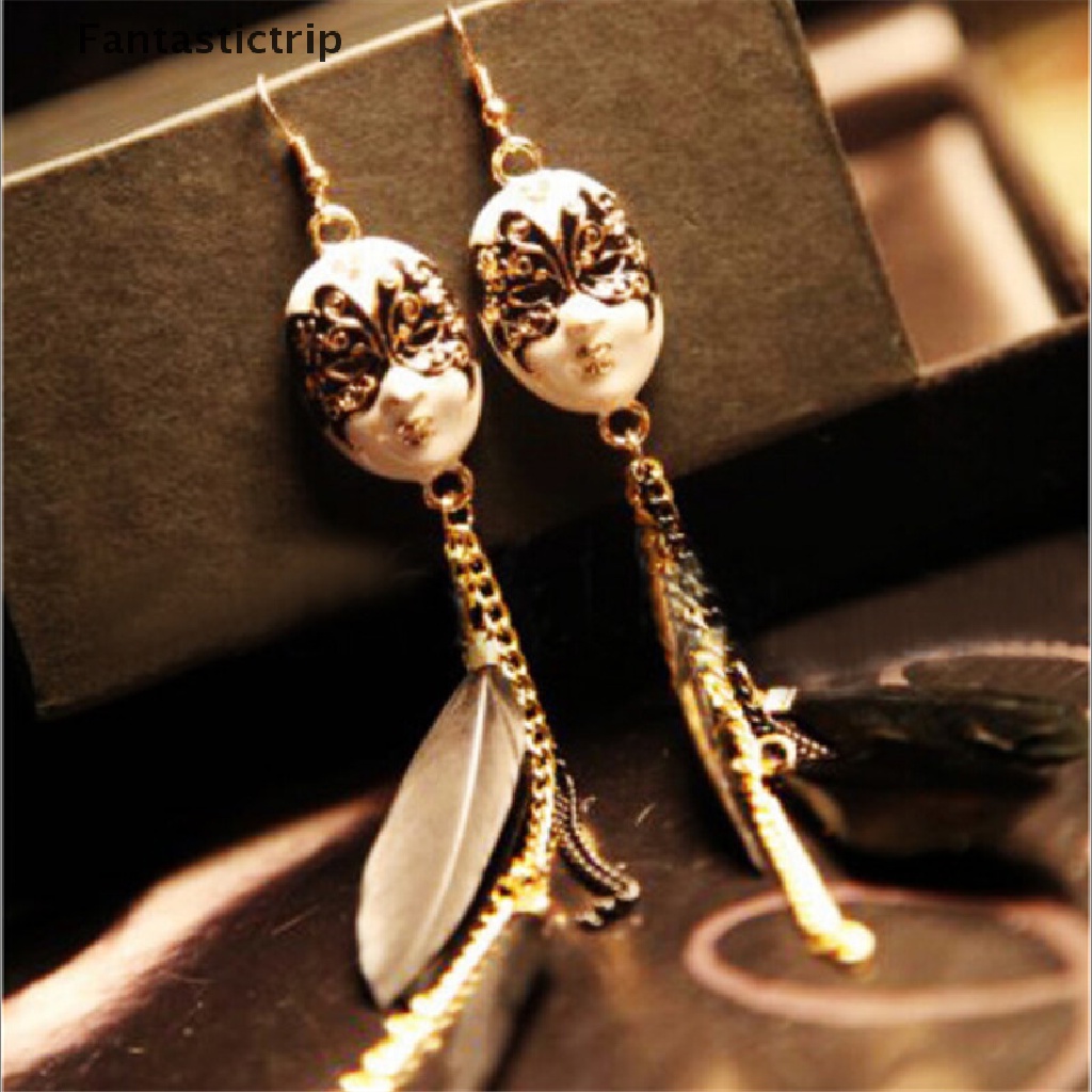 Đôi Bông Tai Dáng Dài Mặt Nạ Gắn Lông Vũ Thời Trang Cho Nữ