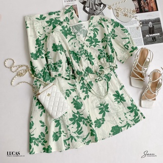 Váy set hoa xanh: áo cổ v tay bồng cộc, chân váy dáng a dài