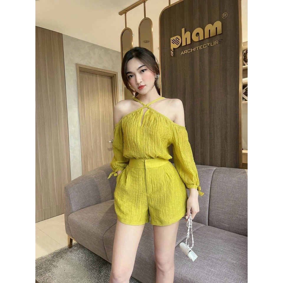 Set áo cổ chéo có mút và quần ngắn xinh xắn