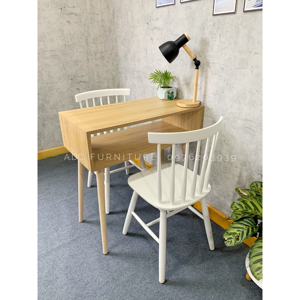 Bàn làm nail bằng gỗ sang trọng