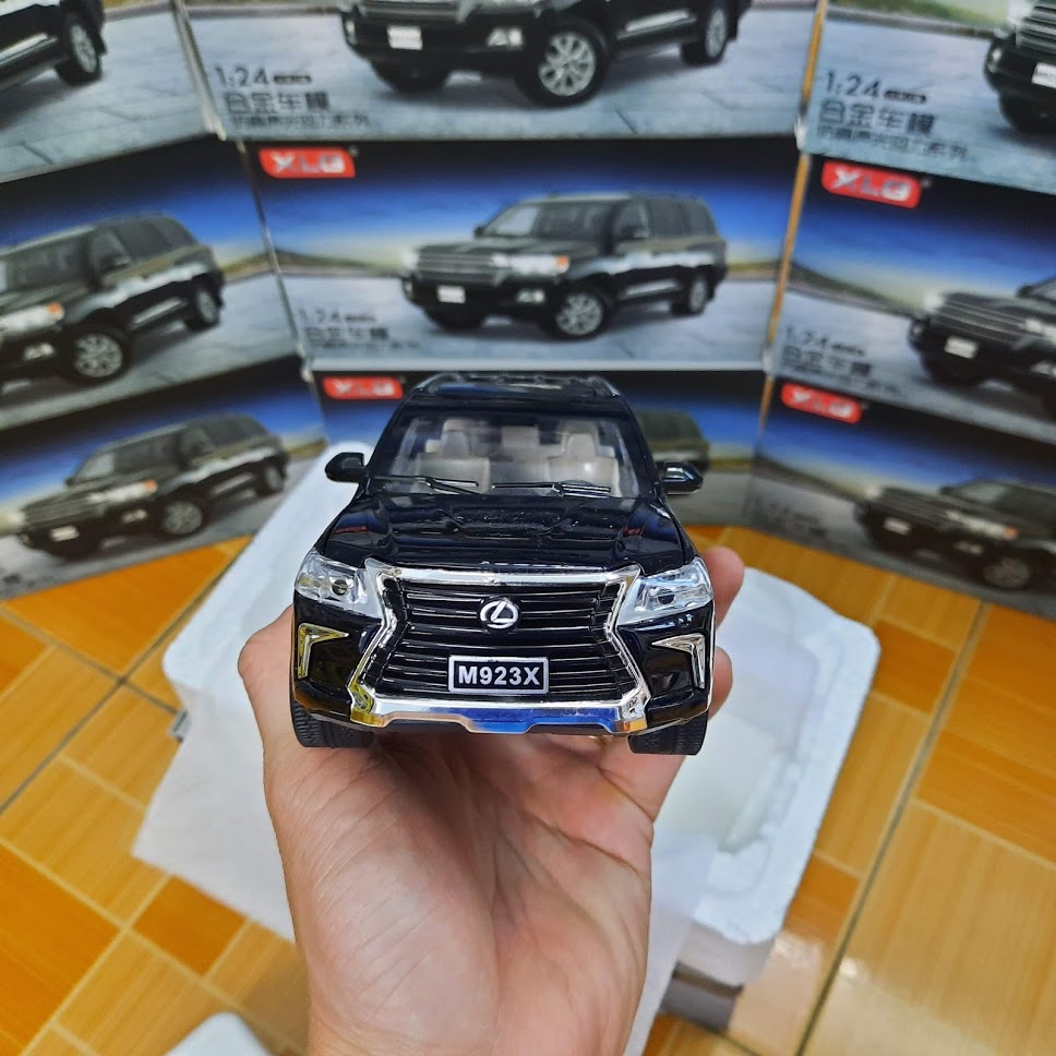 Đồ chơi trẻ em xe mô hình ô tô Lexus LX570 XLG tỉ lệ 1:24 xe bằng sắt mở được cửa có âm thanh và đèn