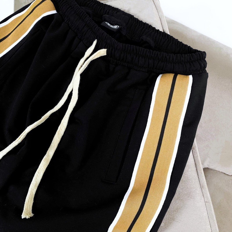 [Mã SKAMA06 giảm 8% TỐI ĐA 50K đơn250K] Quần short TBG sọc vàng , quần sooc nam nữ Hàn Quốc unisex , MSW Town | BigBuy360 - bigbuy360.vn