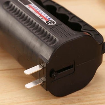 Đèn Pin Cầm Tay Màu Đỏ Đen 9 Tim Led mã hàng hot